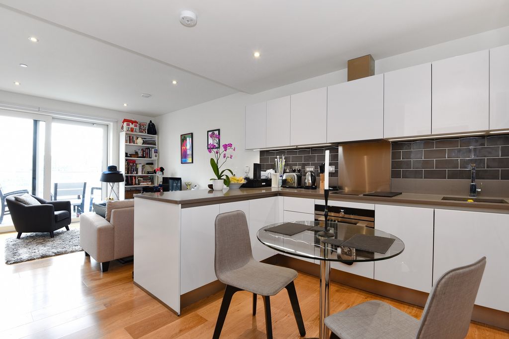 Property photo 2 of 9 Kitchen.Jpg