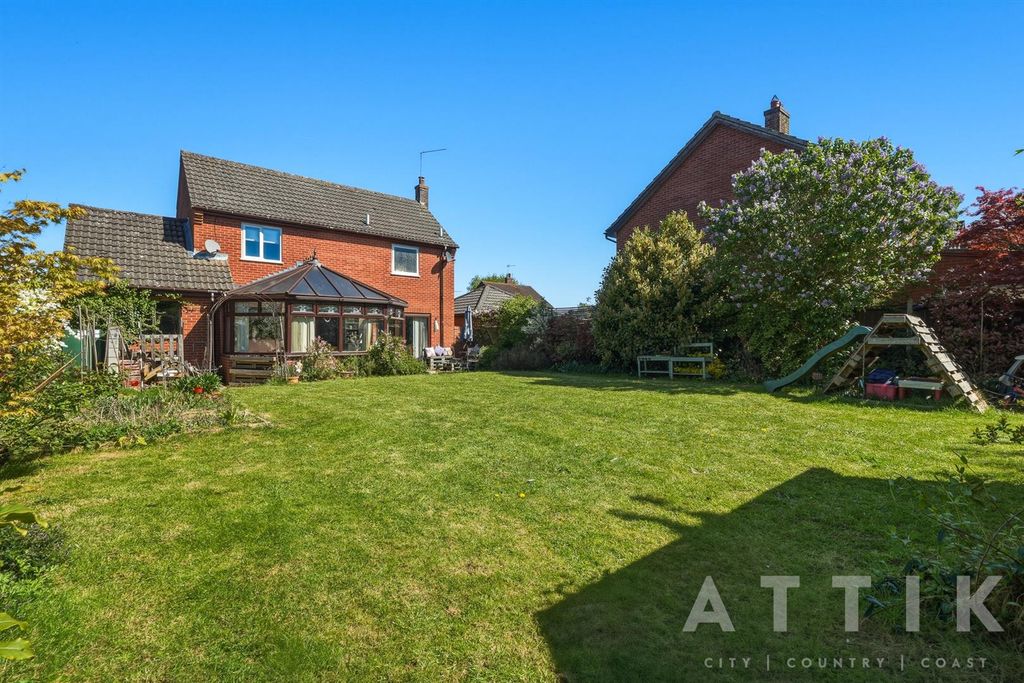 Property photo 1 of 35 Moorfield_017.Jpg