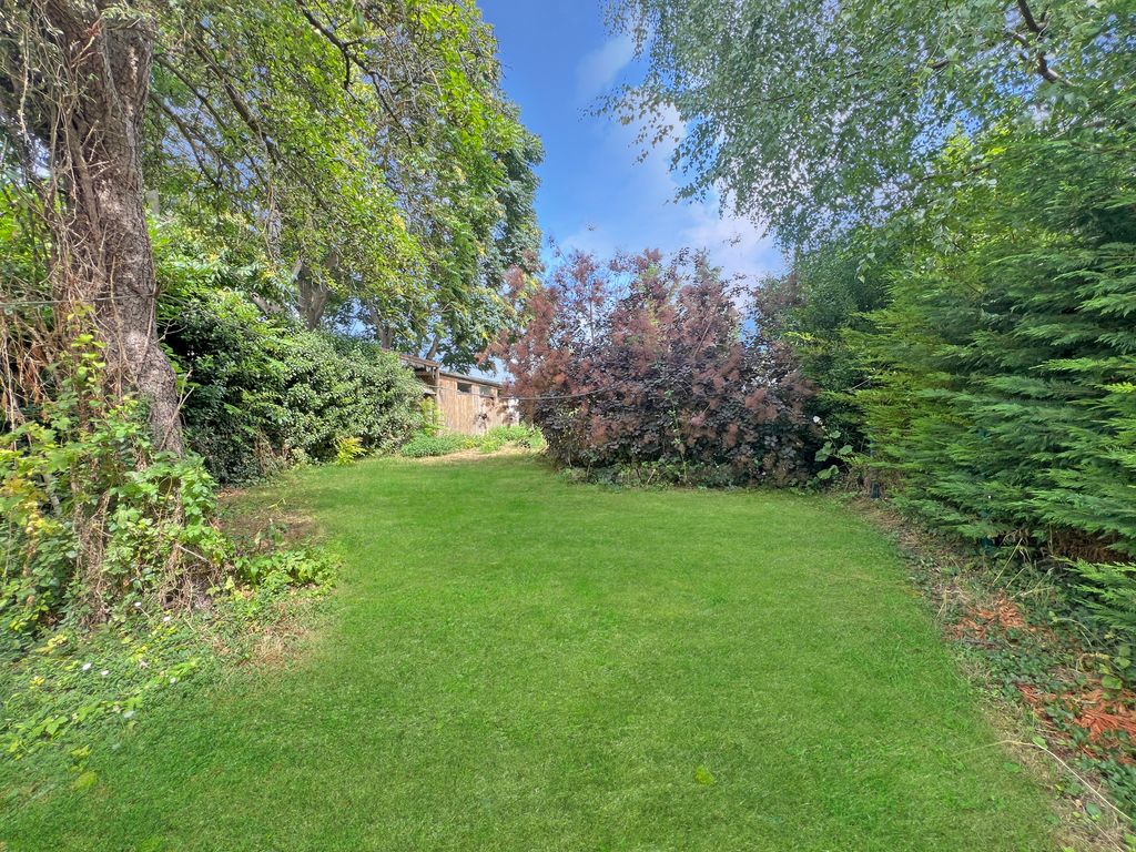 Property photo 2 of 15 F2Aecccd5981d22c1B4848B2Abcd090d187Feeec