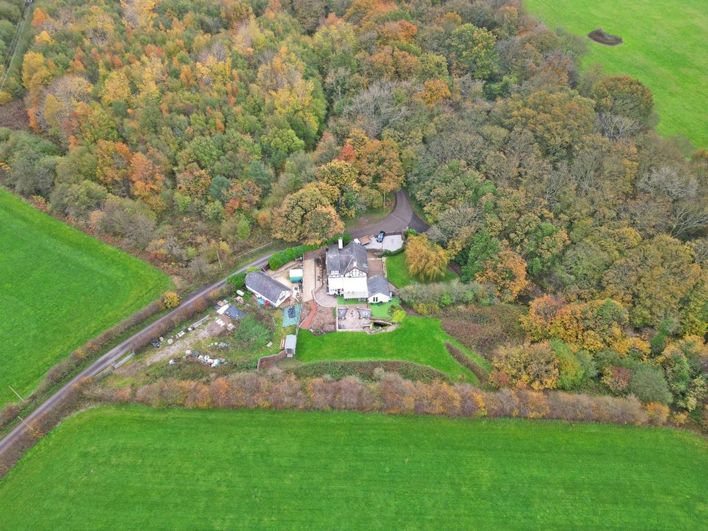 Property photo 2 of 28