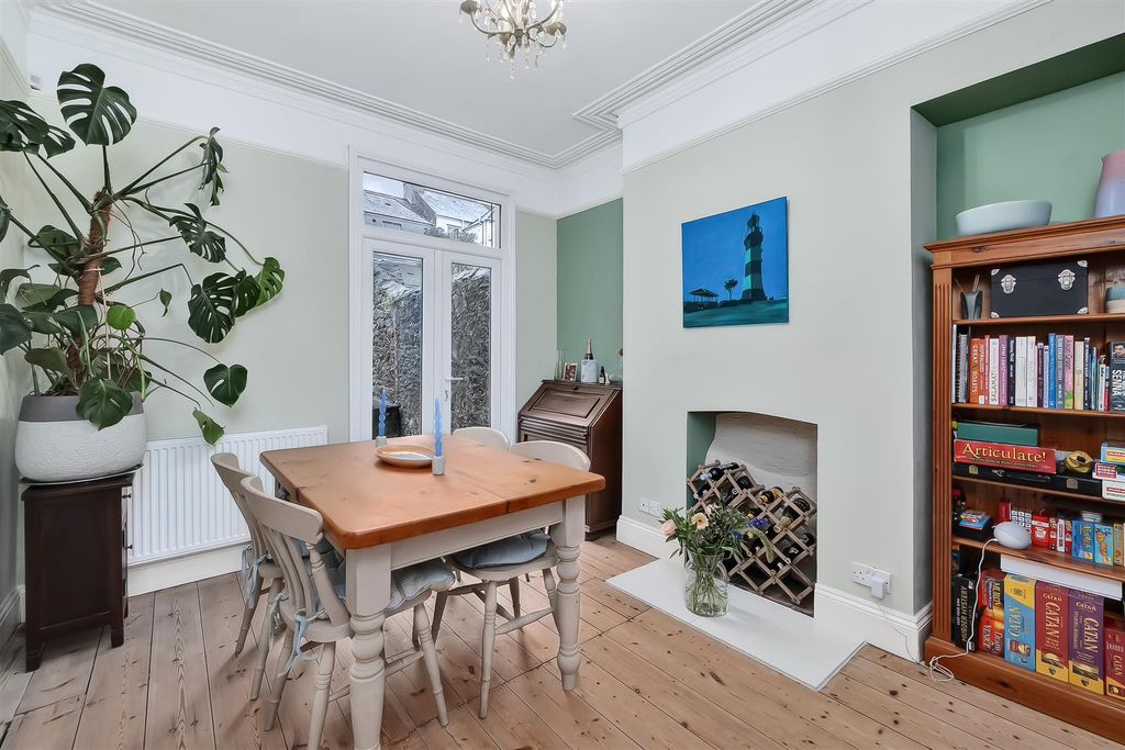 Property photo 3 of 22 Dining Room