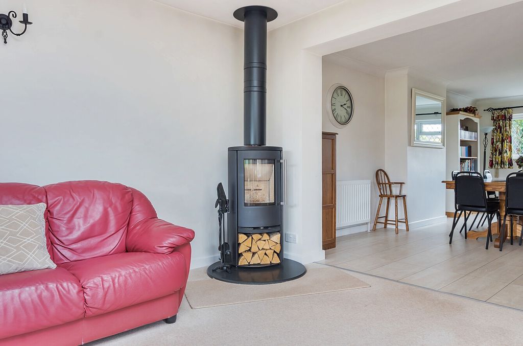 Property photo 3 of 15 1334345-8-6890Bbd...