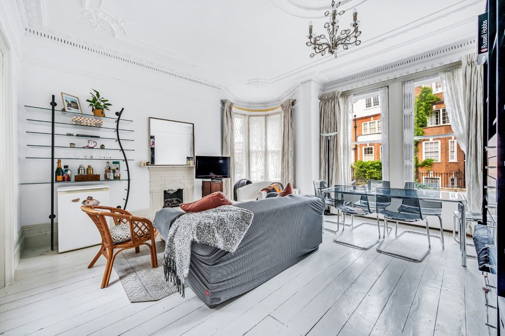 Property photo 2 of 13 475381