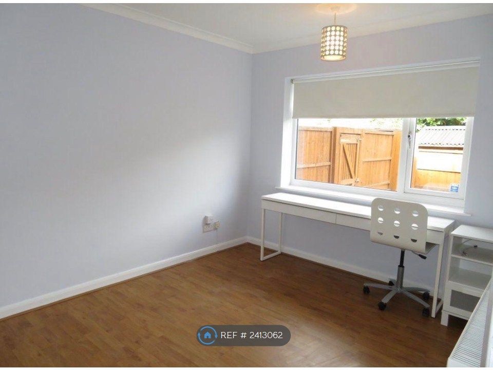 Property photo 2 of 8 Bedroom