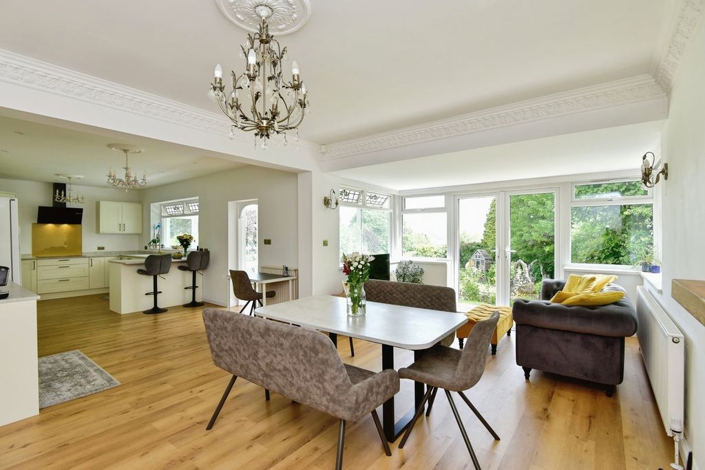 Property photo 2 of 42 Pbox-Img.Jpg