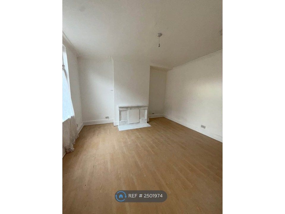 Property photo 2 of 8 Living Room