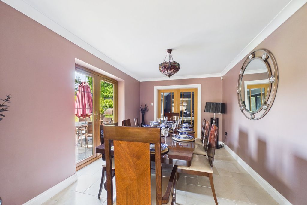 Additional image 10 of 6 bed detached house for saleBeehive Lane, Binfield, Bracknell, Berkshire RG12