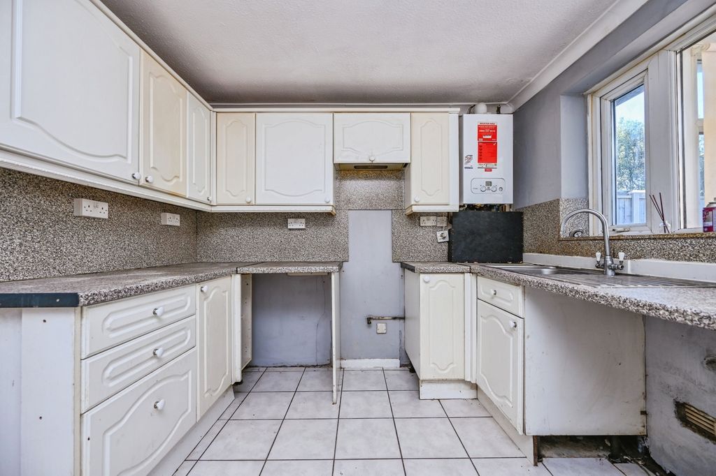 Property photo 2 of 15 Pbox-Img.Jpg