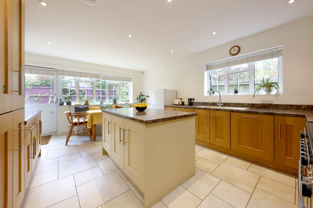 Property photo 2 of 17