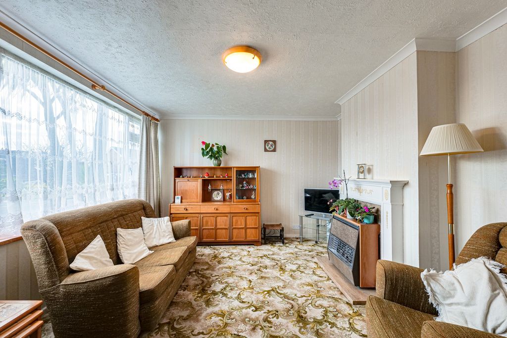 Property photo 3 of 25