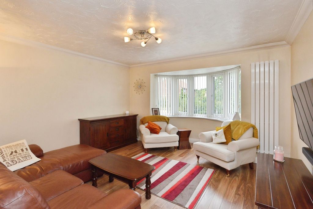 Property photo 2 of 19 Pbox-Img.Jpg