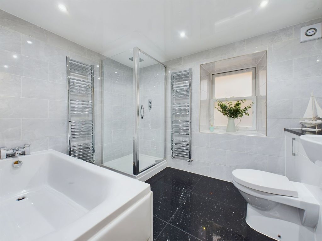 Property photo 3 of 30