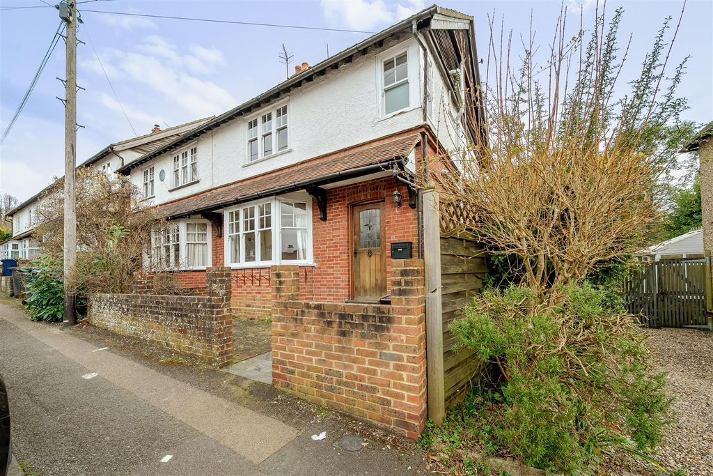 Property photo 1 of 14 Front Of House.Jpg