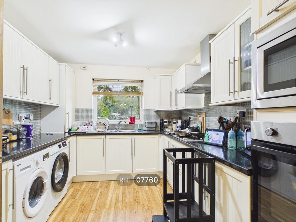 Property photo 2 of 12 Kitchen