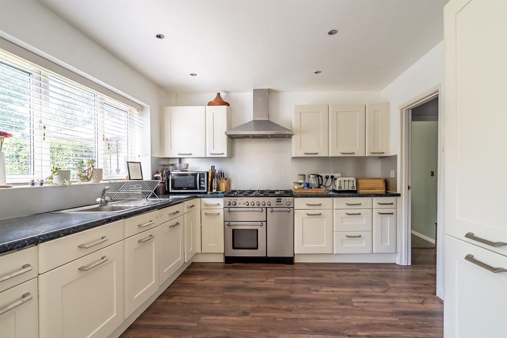 Property photo 3 of 22 Kitchen Diner