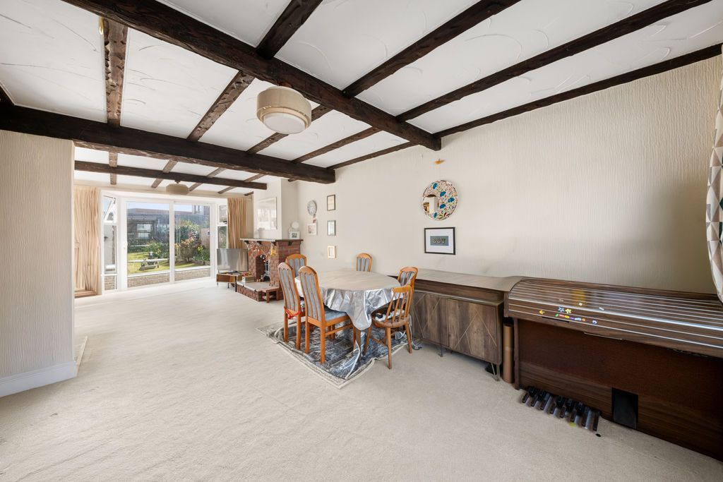 Property photo 3 of 19 Photo 9