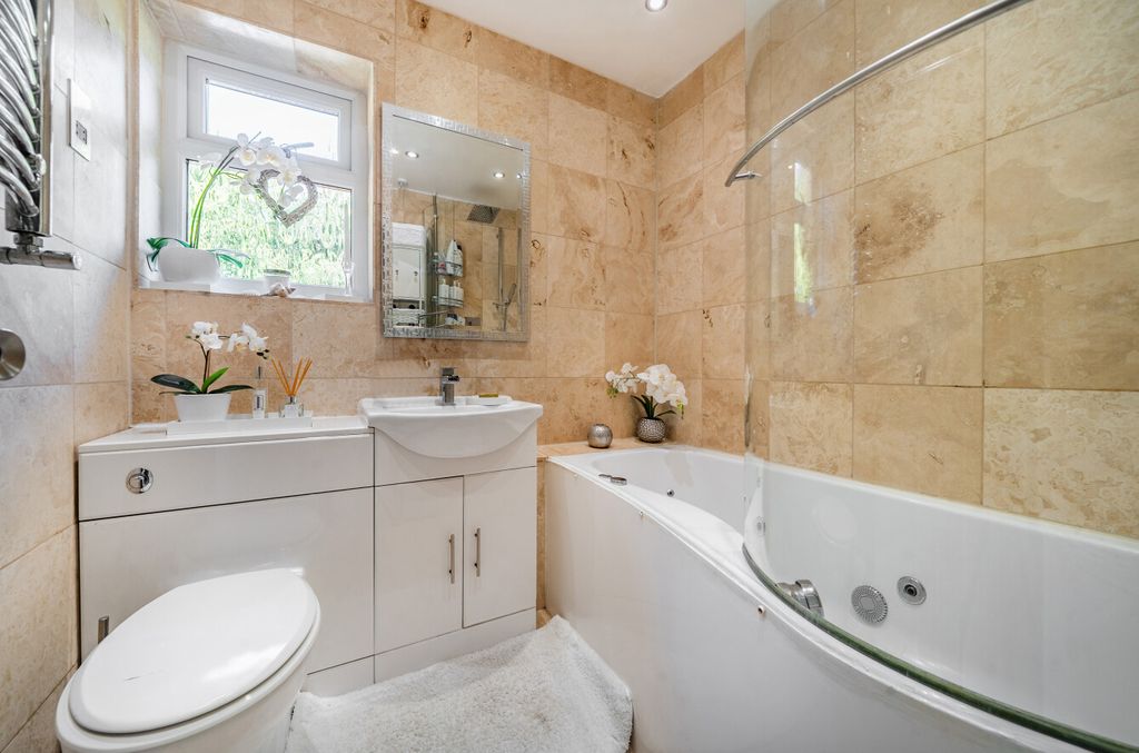 Property photo 3 of 22 1355802-10-68cd7F...