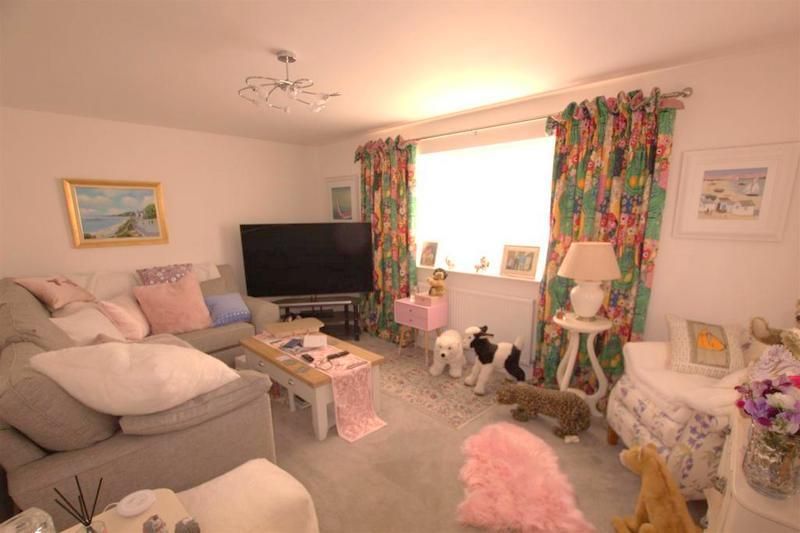 Property photo 2 of 5 2 Parley Lounge.Jpg