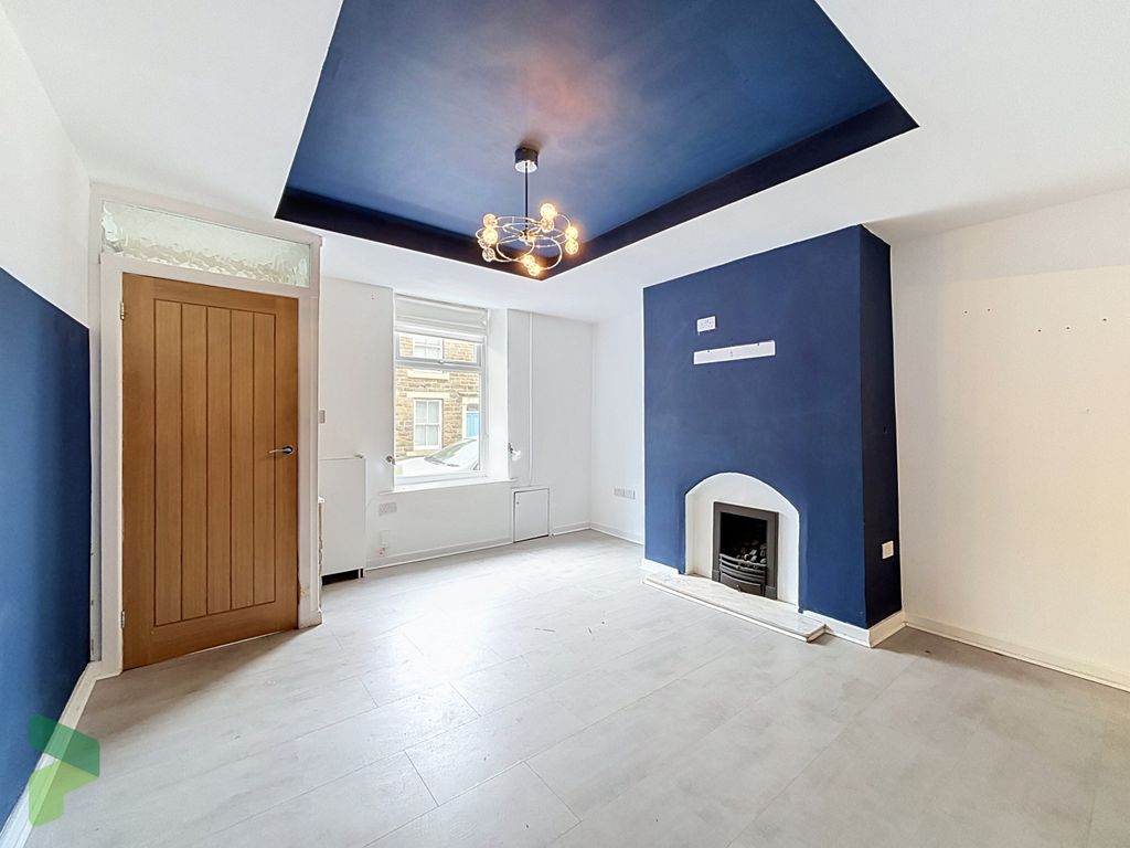 Property photo 1 of 19 Sitting Room