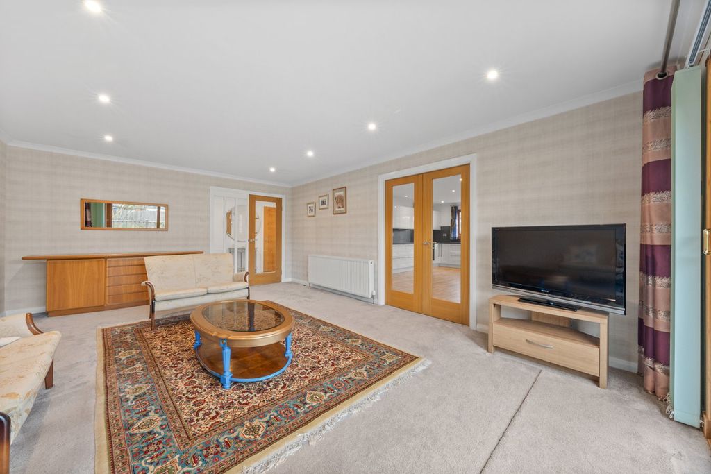 Property photo 2 of 26
