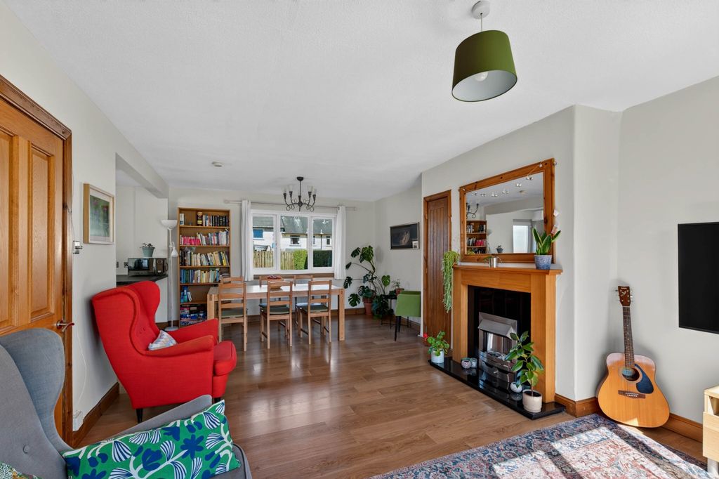 Property photo 2 of 39
