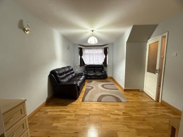 Property photo 3 of 12 4