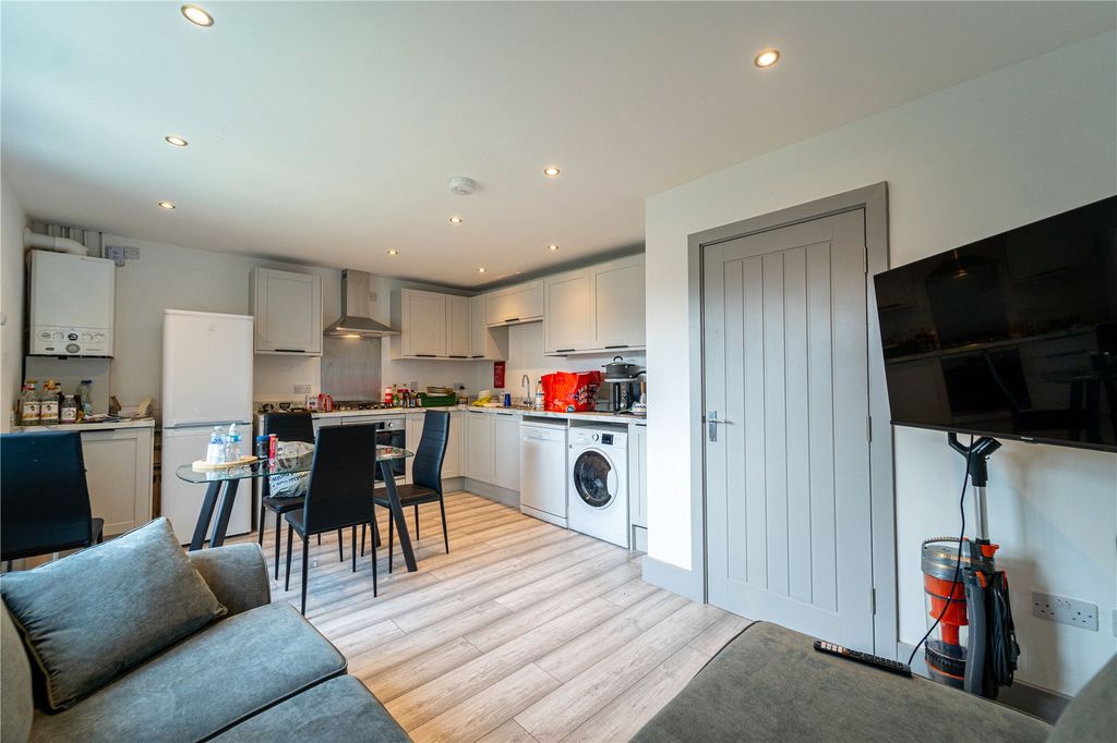 Property photo 2 of 43 Picture No. 02