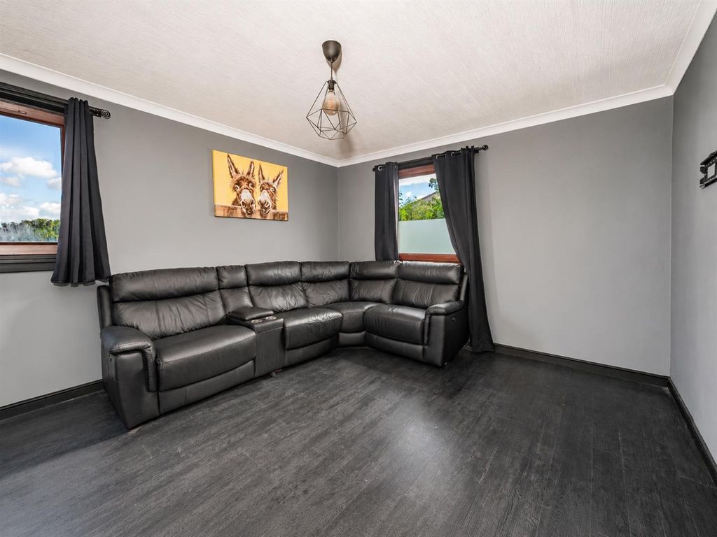 Property photo 2 of 13 237 Tweed Crescent Dundee-4.Jpg