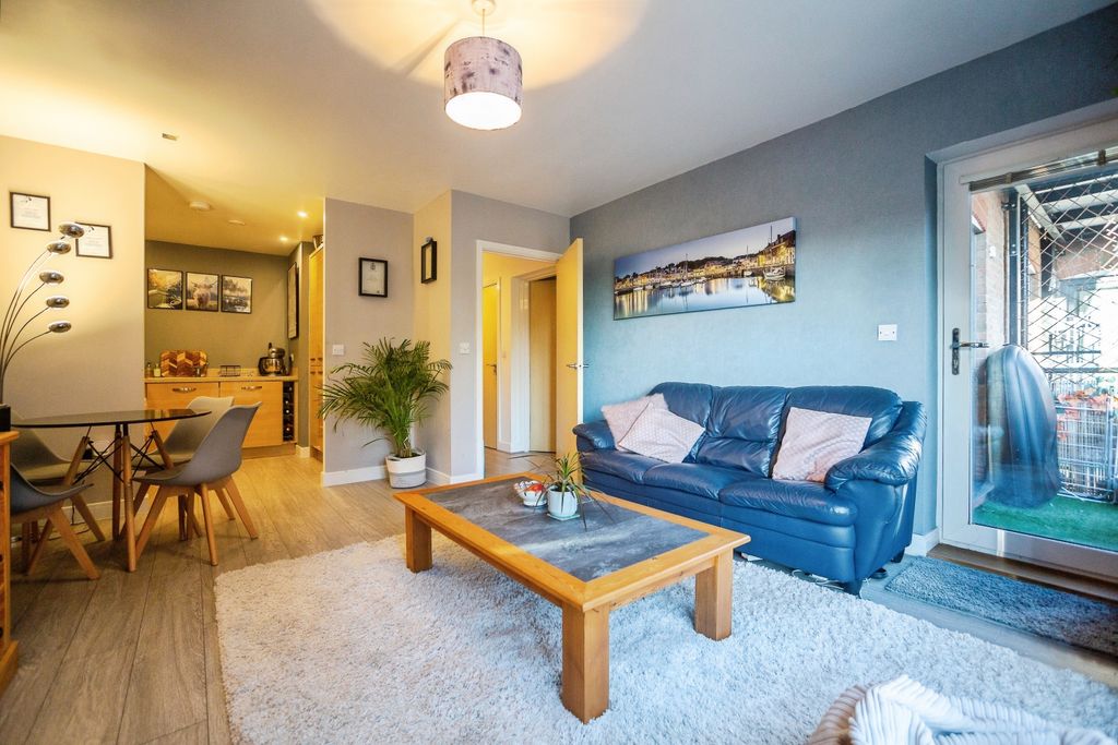 Property photo 2 of 14