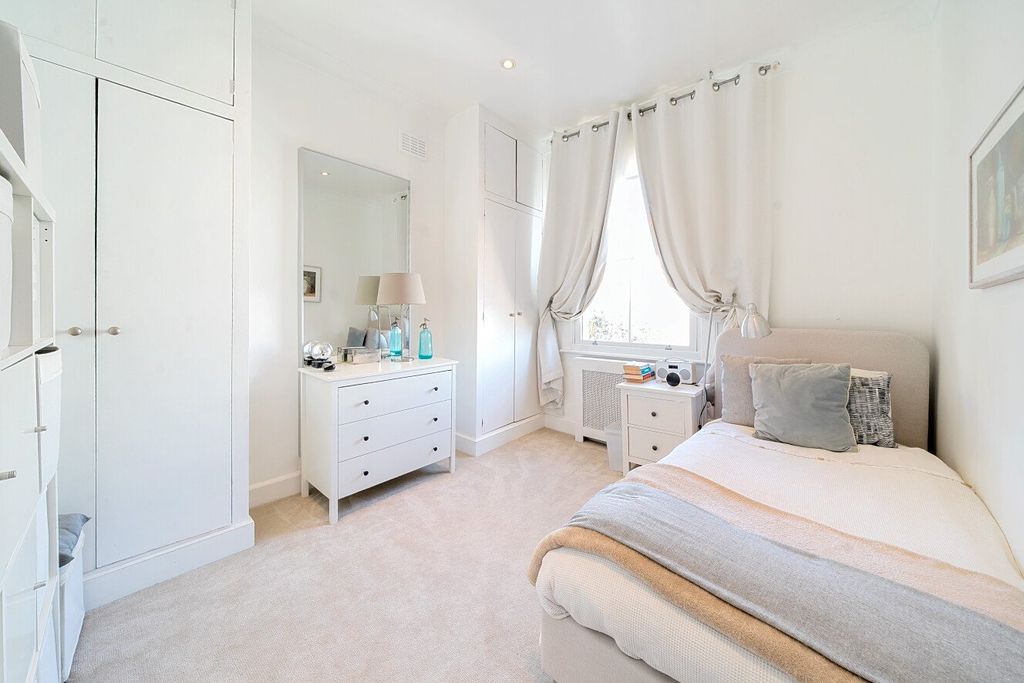 Property photo 3 of 16 Picture No. 23