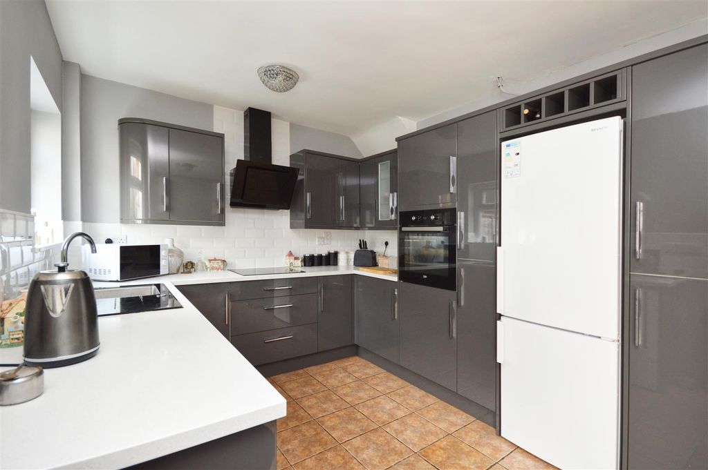 Property photo 2 of 13 Kitchen / Dining Room