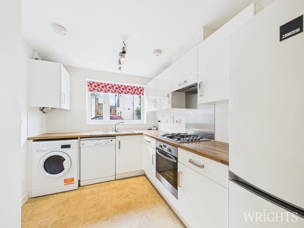 Property photo 3 of 23