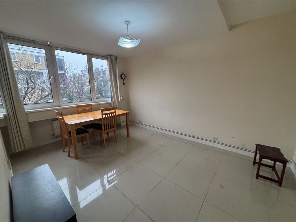 Property photo 1 of 9 Living Room