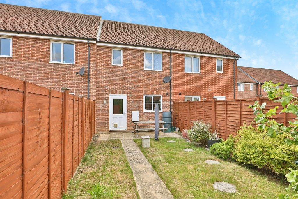 Property photo 2 of 17