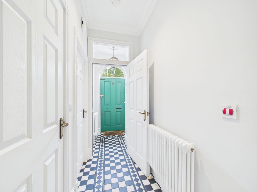 Property photo 2 of 31