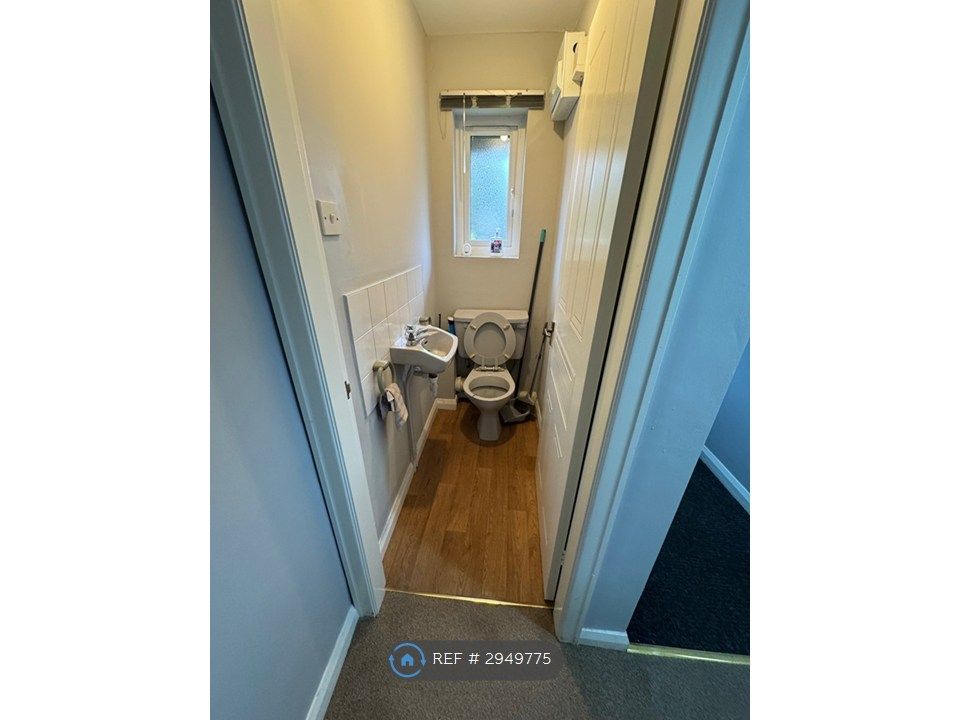 Property photo 3 of 11