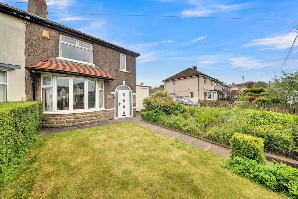 Property photo 2 of 37