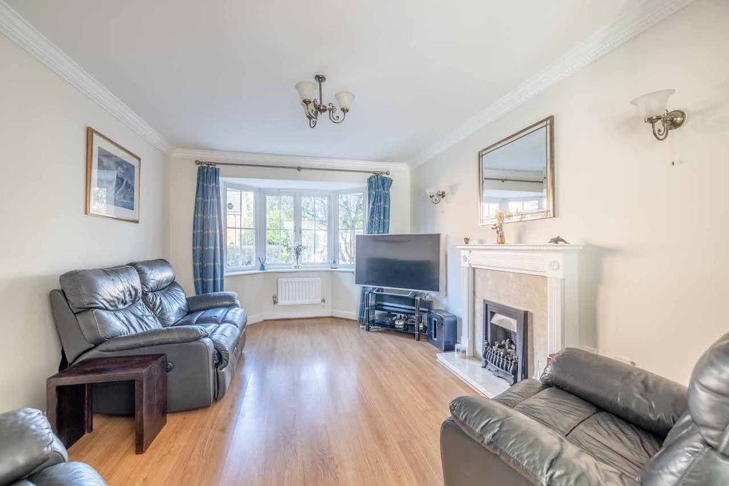 Property photo 3 of 17