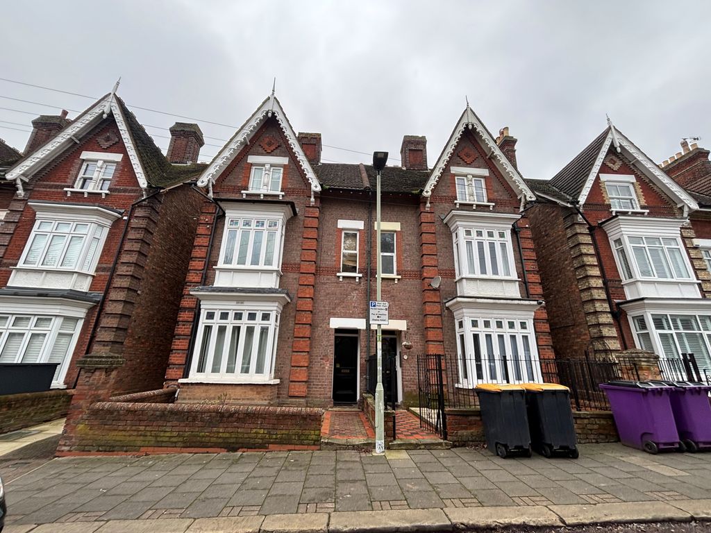 Property photo 1 of 5