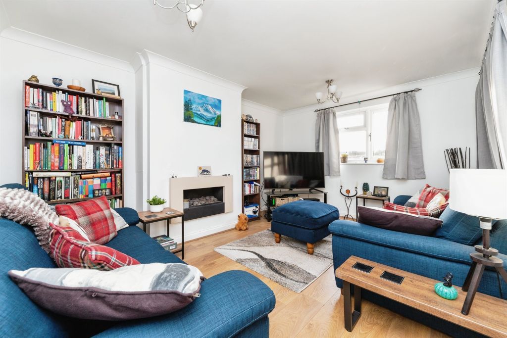 Property photo 3 of 17