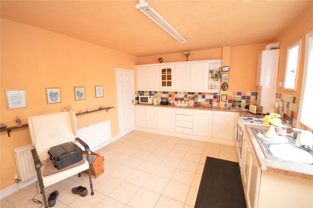 Property photo 3 of 10 Picture 3