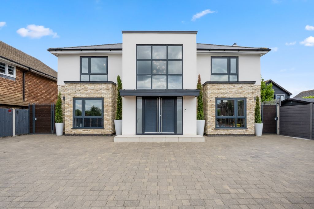 Property photo 2 of 38 5220581