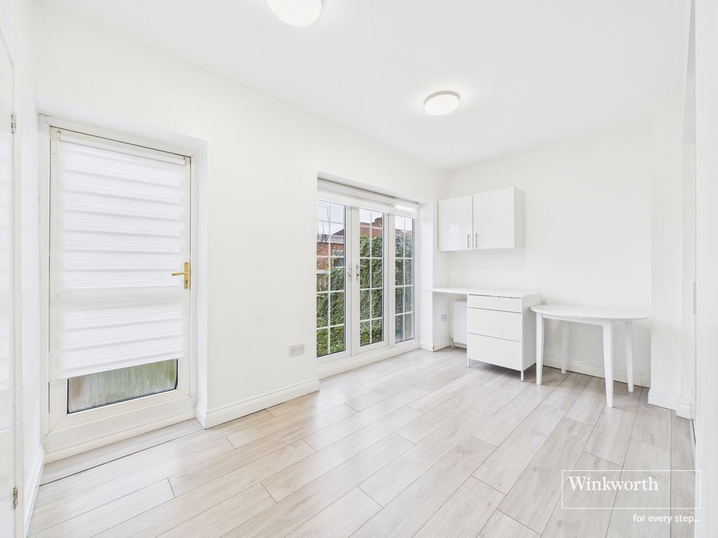 Property photo 3 of 12 Photograph