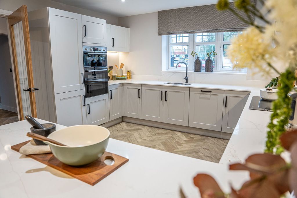 Property photo 3 of 24