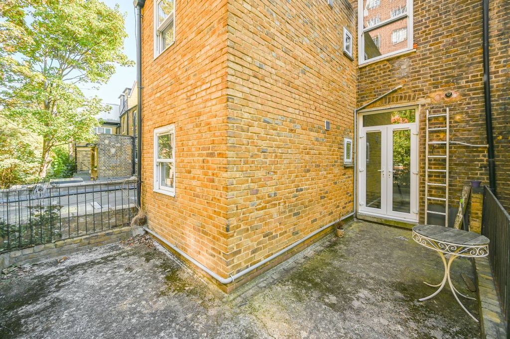 Property photo 3 of 9