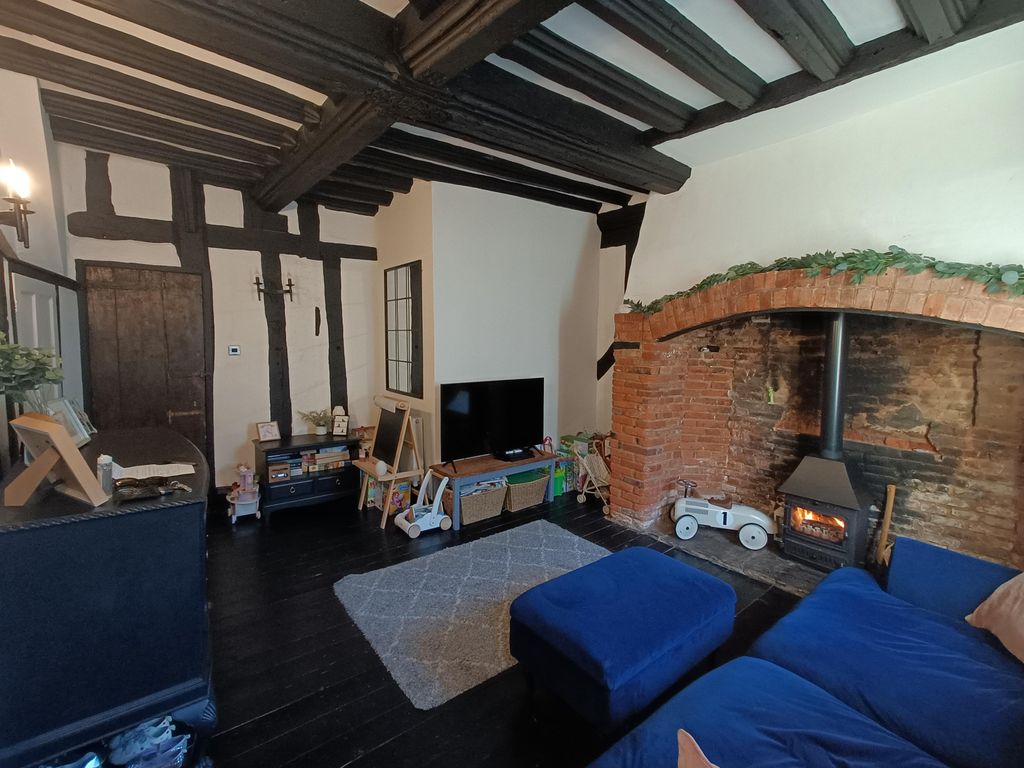 Property photo 2 of 10 Living Room