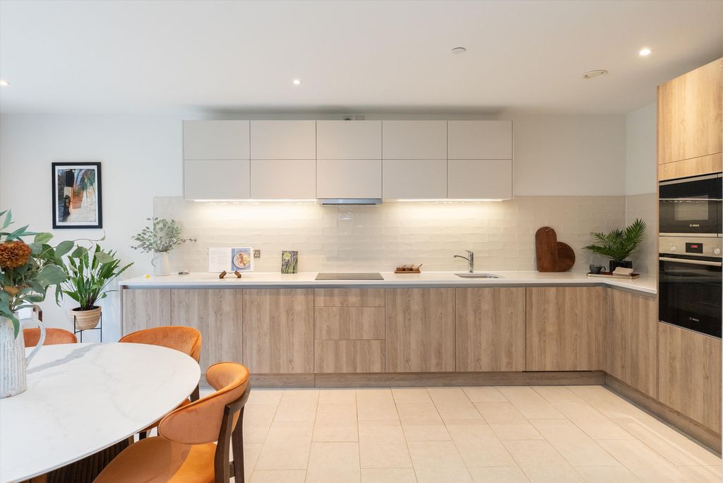 Property photo 3 of 16 Image