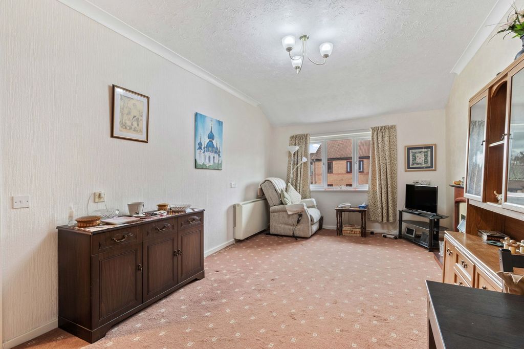 Property photo 3 of 16