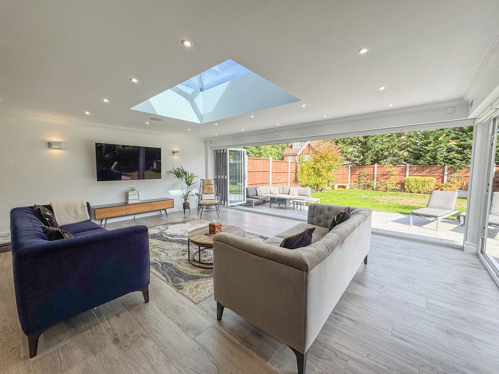 Property photo 3 of 49