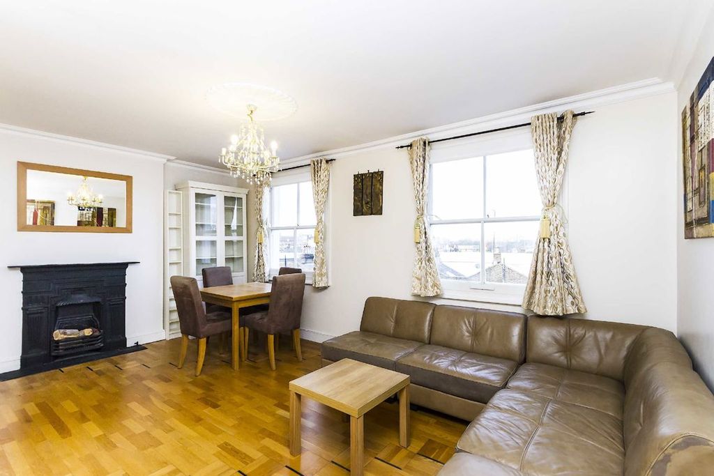Property photo 2 of 8